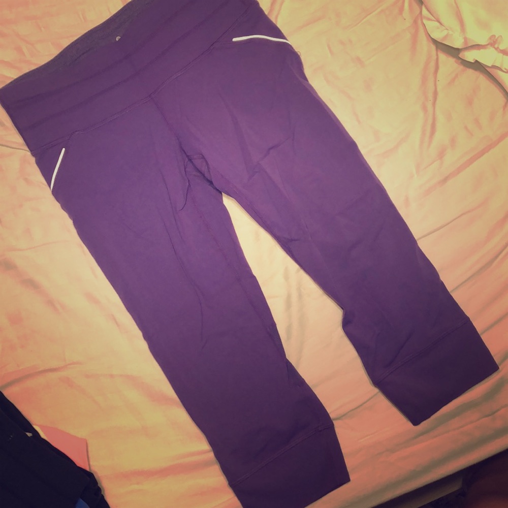 Athleta purple Capri pants‼️SOLD‼️